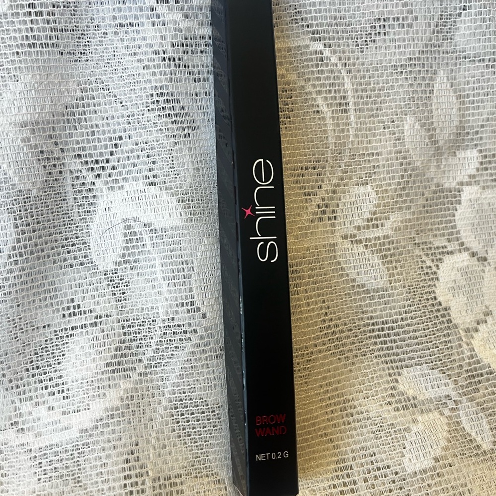Shine Brow Wand